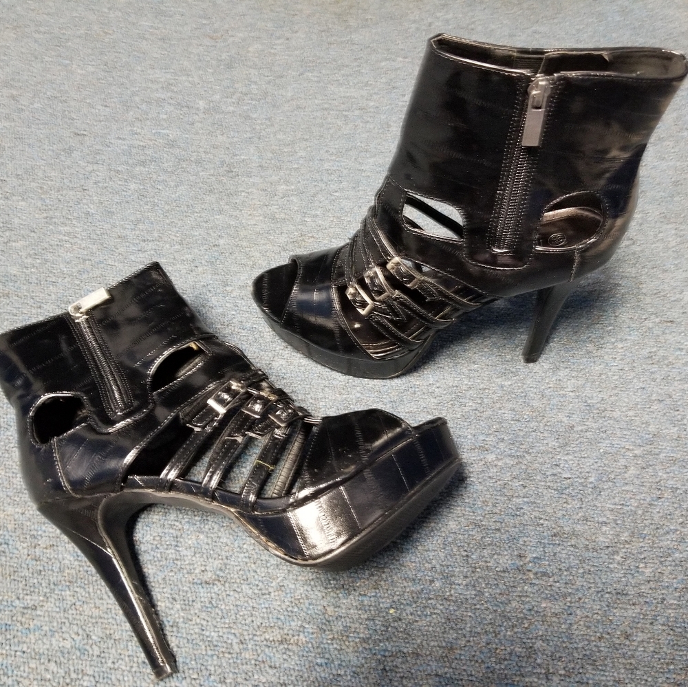 Heel boots